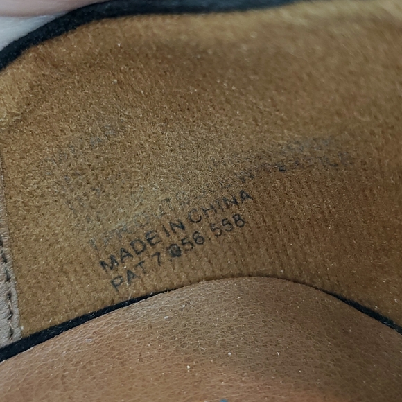 Shi by Journey 5" (1" lift platform) Black Velvet - Picture 7 of 8